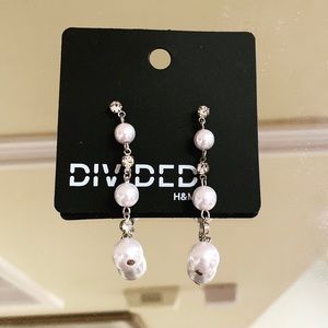 🆕 Pearl Dangling Earrings